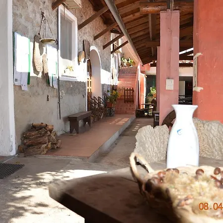 Farm stay Costiolu